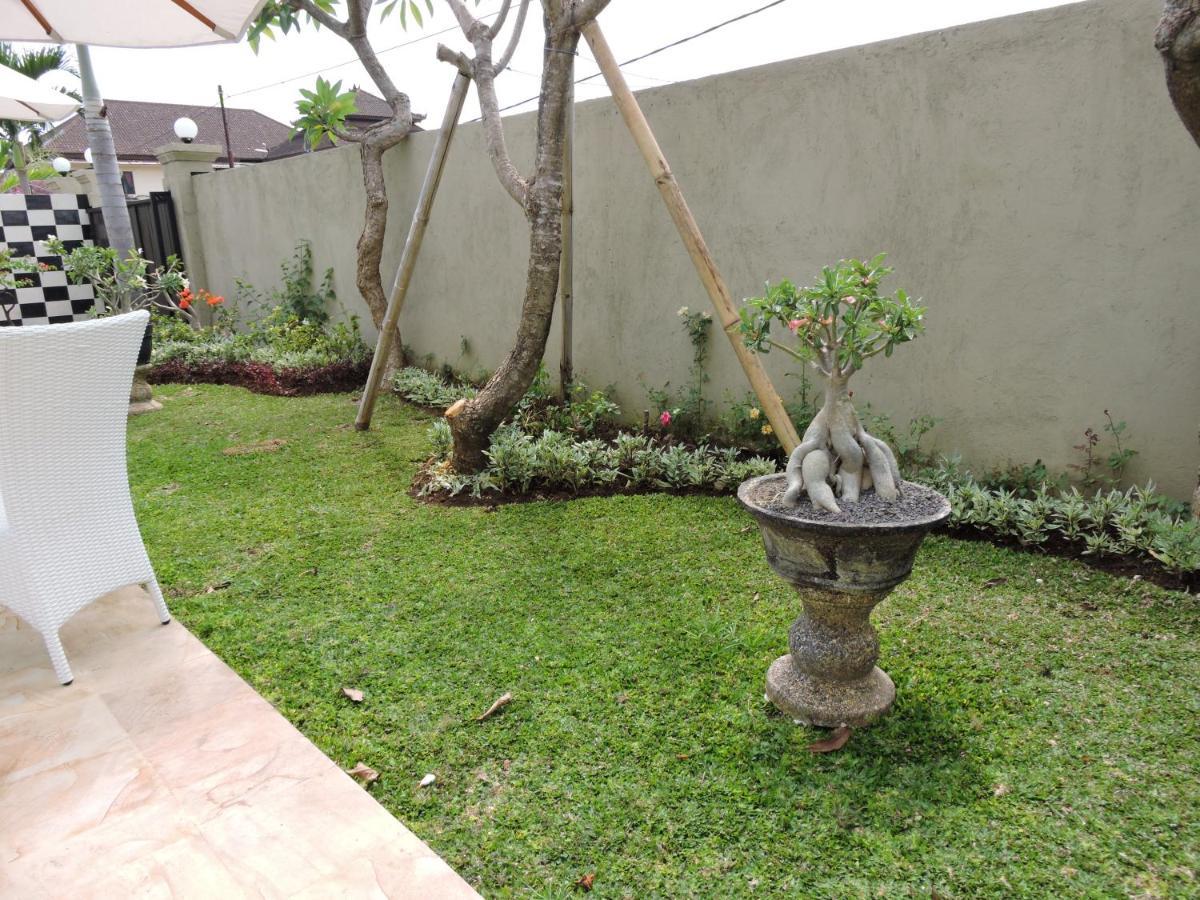 Kartika Villas Lovina Esterno foto